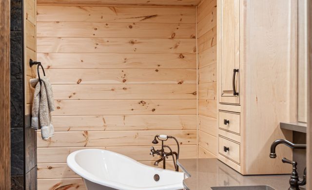 luxury-log-cabin-bathroom
